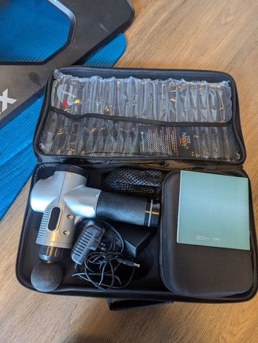 Massage gun with - with, attachments